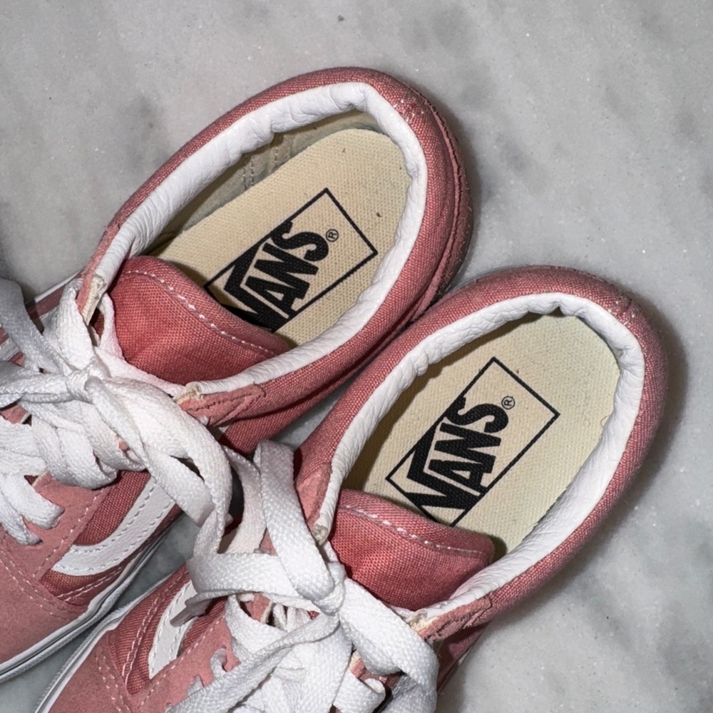 Vans Kids Old Skool Suede/Canvas Sneaker Rosette/True White Size 4 Like New - Picture 6 of 9